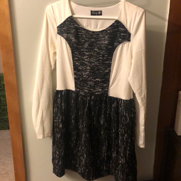 Black and white dress - Picture 1 of 4